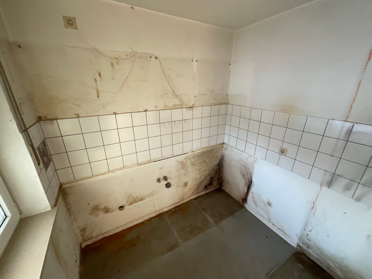 Vorher - Schimmelpilzsanierung in Detmold